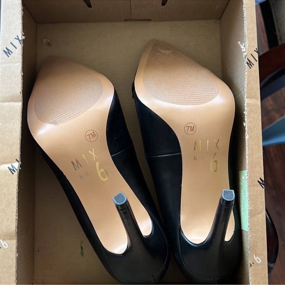 Pumps - Picture 4 of 4